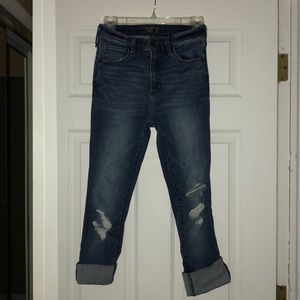 Abercrombie & Fitch Distressed Capri pants